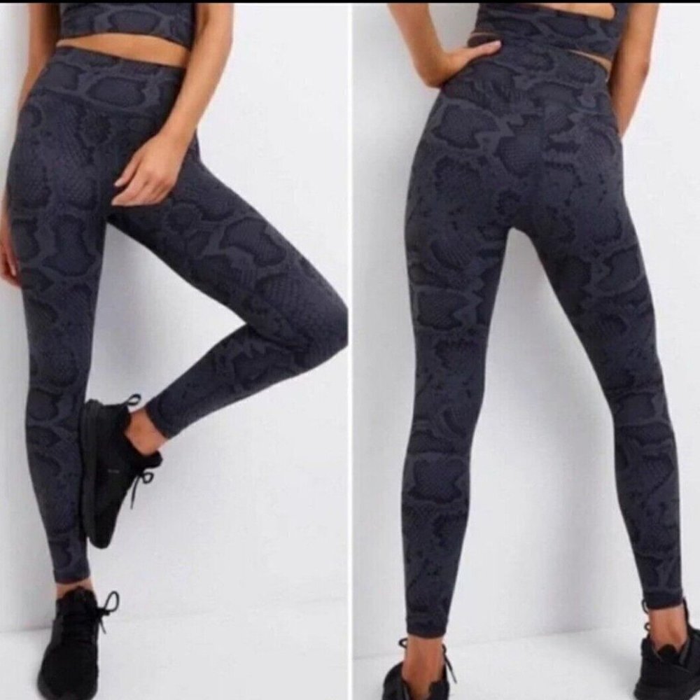 ALL FENIX Anthropologie Blue Snake 7/8 Leggings Sz M